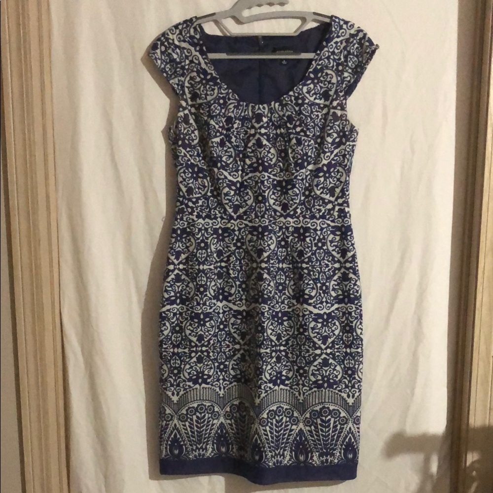 MUST GO PRICING Elegant Blue and White Floral Patterned Dress 8